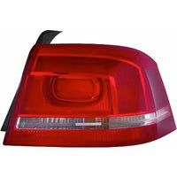 VW PASSAT B7 4D 10-14 Baklykt Ytre Rød Høyre